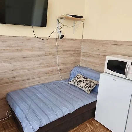 Διαμέρισμα Orsi Szallashelyek 2 *