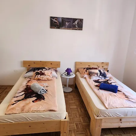 Apartament Orsi Szallashelyek 2 *