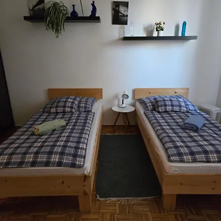 Orsi Szallashelyek 2 Daire Keşkemet